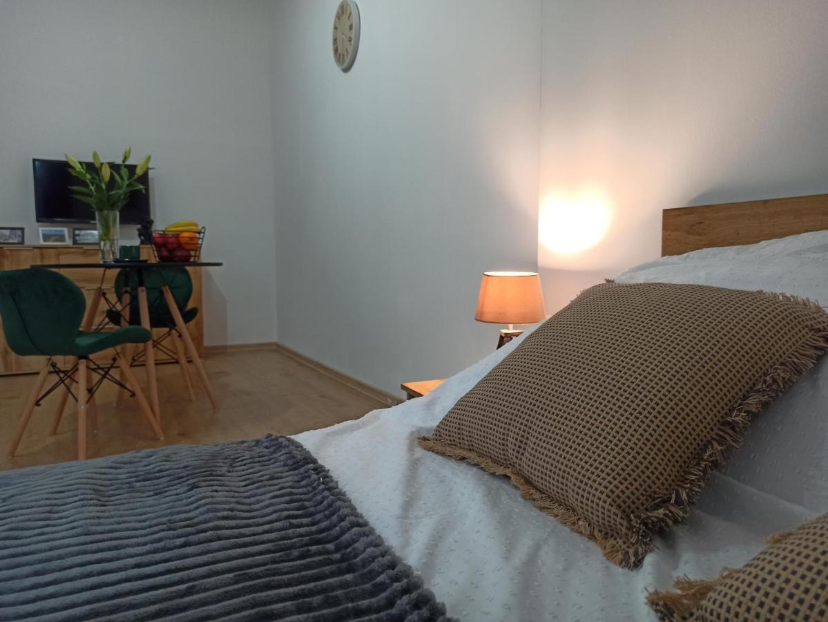 Cztery Katy W Rynku Apartment วาลบ์จิก ภายนอก รูปภาพ