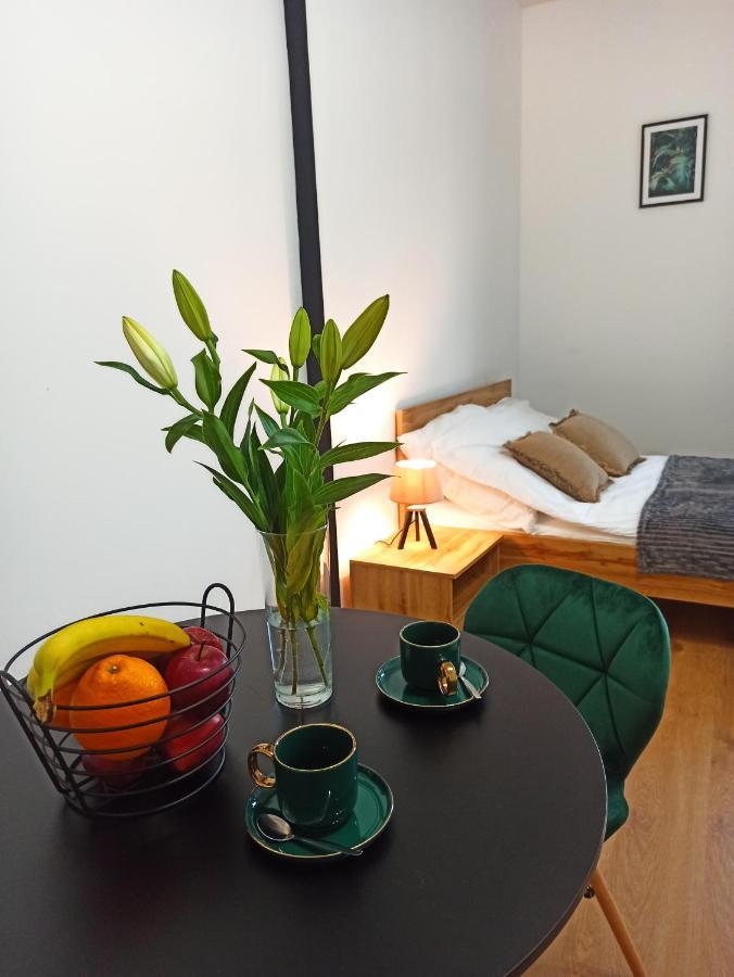 Cztery Katy W Rynku Apartment วาลบ์จิก ภายนอก รูปภาพ
