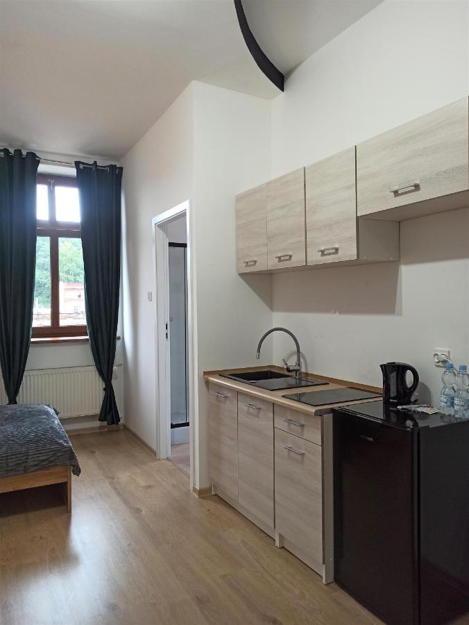 Cztery Katy W Rynku Apartment วาลบ์จิก ภายนอก รูปภาพ