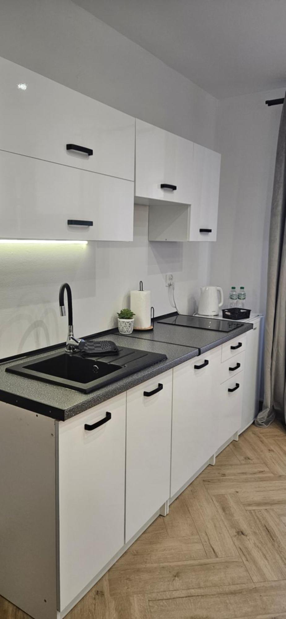 Cztery Katy W Rynku Apartment วาลบ์จิก ภายนอก รูปภาพ
